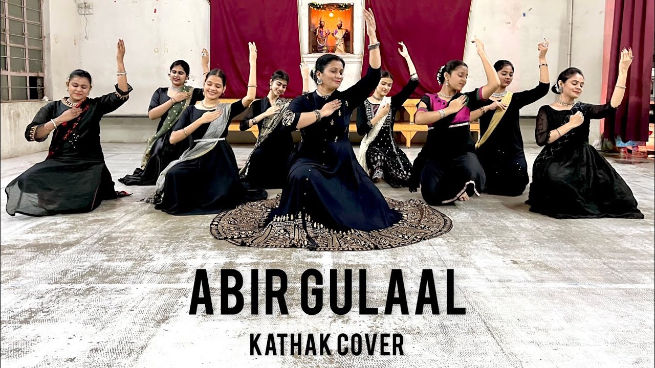 Abhanga - Abir Gulaal Udhalit Ranga | Kathak Dance | Nrityangan Kathak Academy | Varsha Pirangute