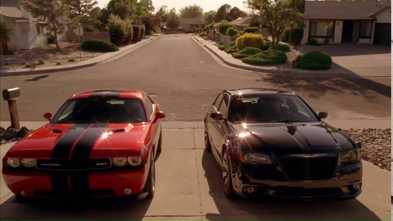 Breaking bad s05e04 - Walter white and Walter junior cars