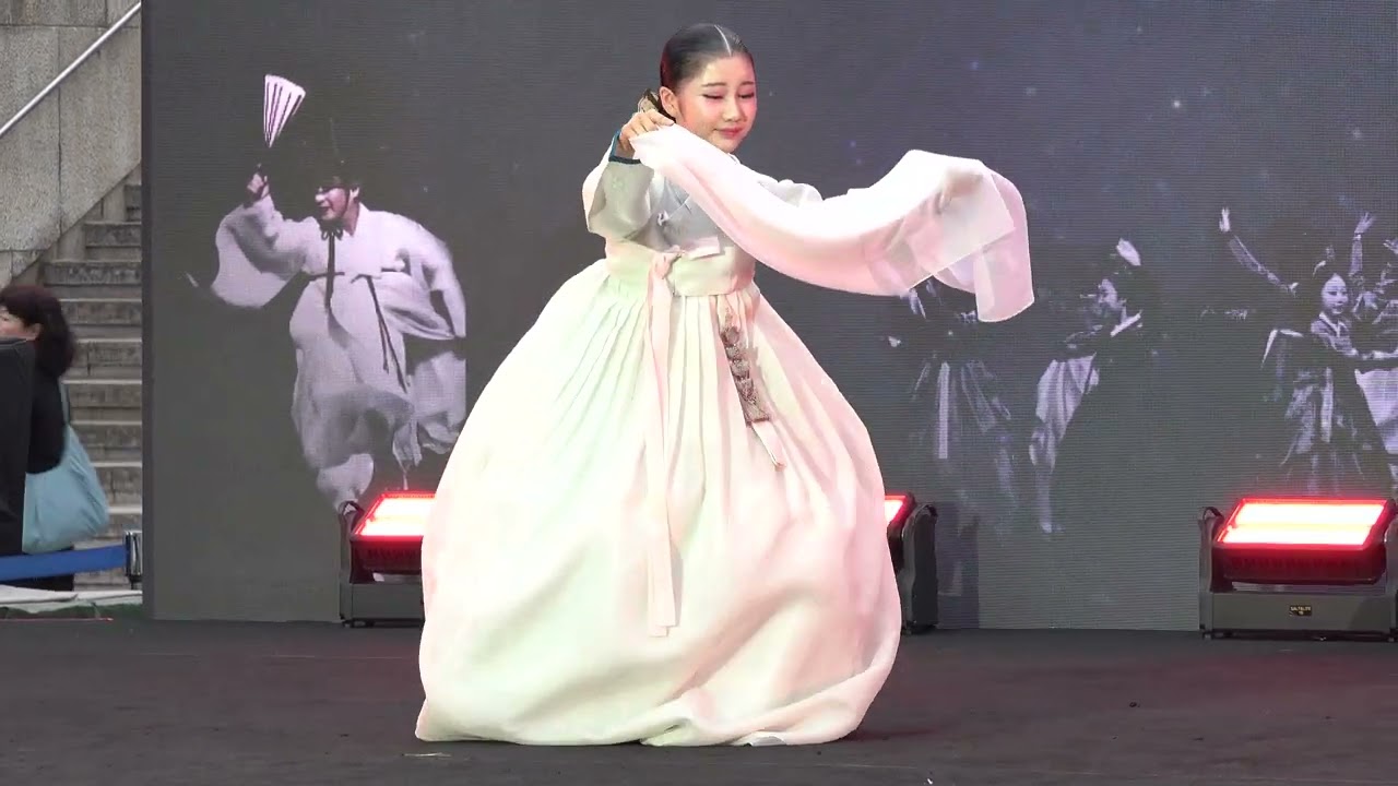 고등부 이윤서 -  사쁜사쁜 고은선률  - 국악 이매방류 살풀이춤 - 달보고춤추고  .