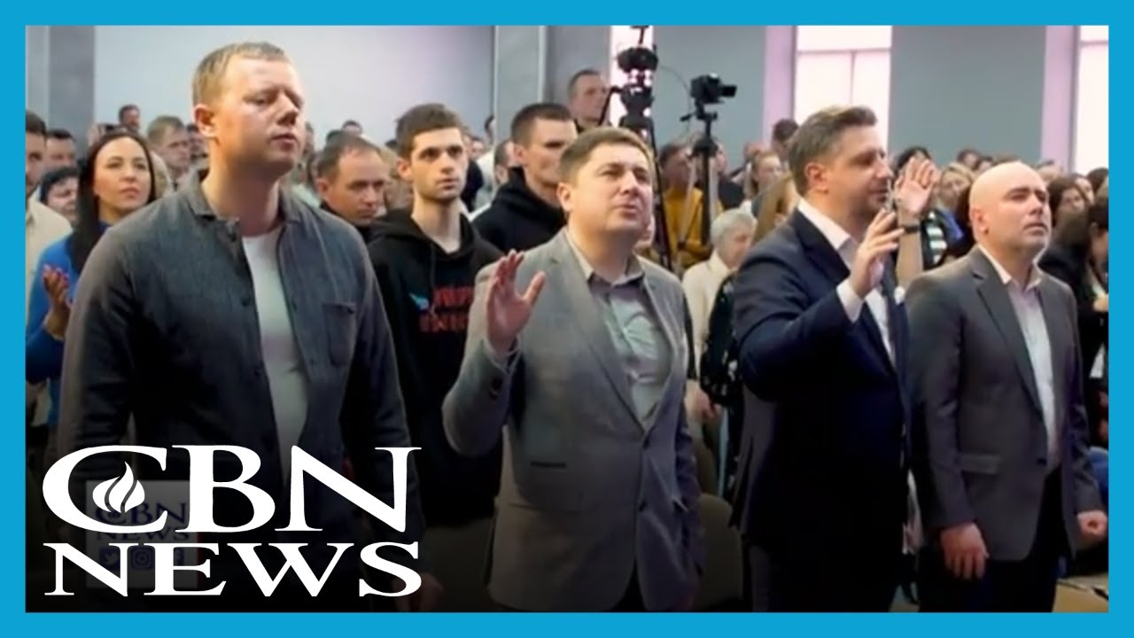 Ukrainian Christians Pray for Peace as Russian Missiles Strike 'Safe Haven' City