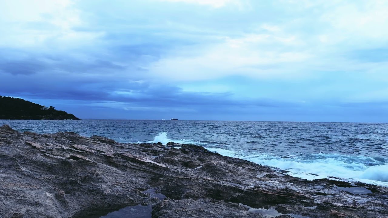 Wild Sea Storm 🌊 Powerful Sea Waves for Sleep & Relaxation (6 Hours)