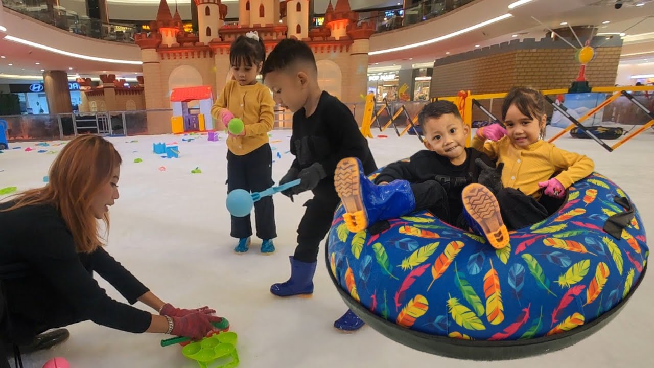 Dede evo bermain playground wahana salju di pondok indah mall