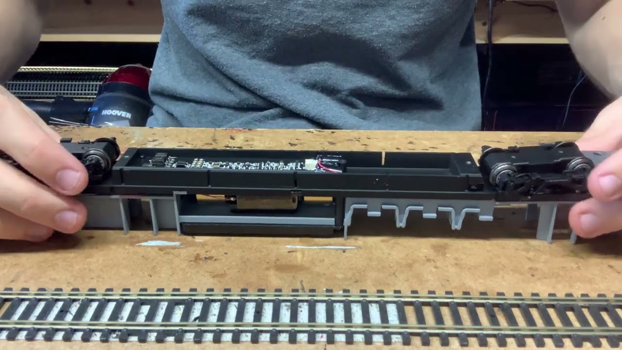 Hornby LNER class 800 DCC sound fitting