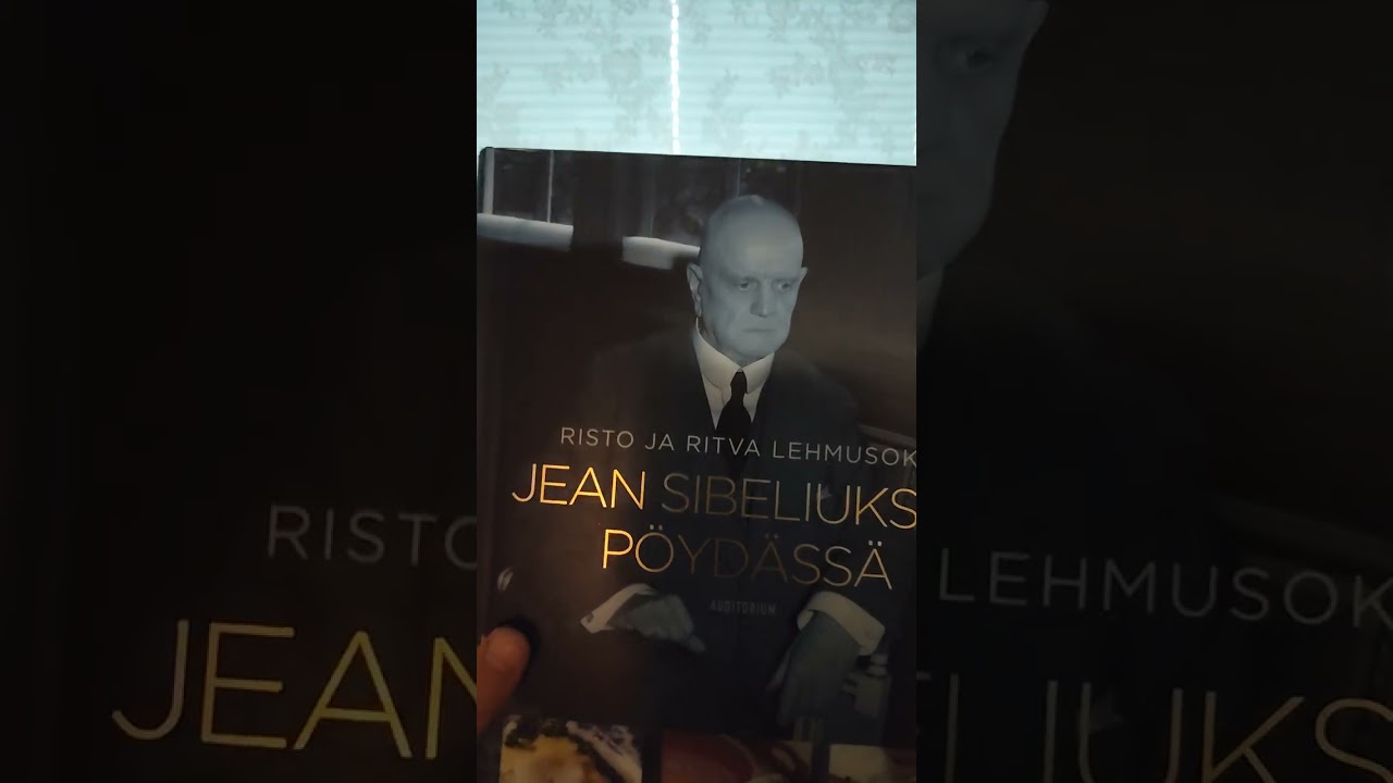 ASMR Suomi - kirjojen esittelyä ja naputtelua 📚🫶👋