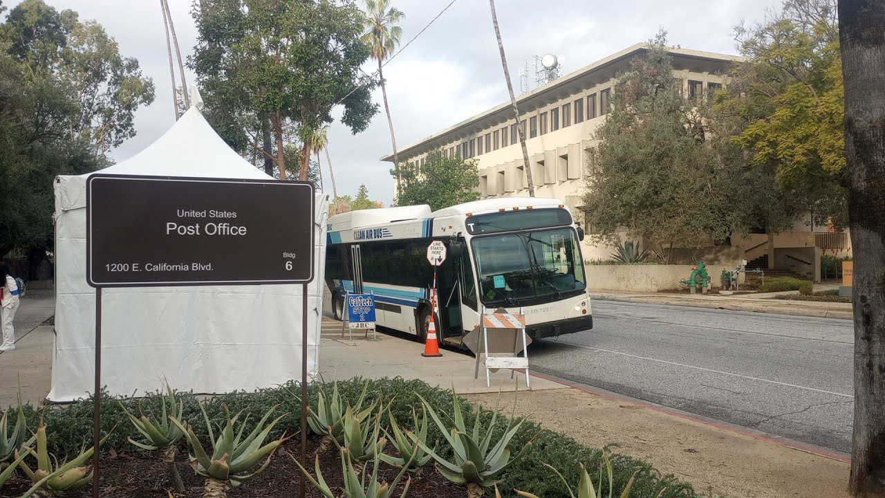 2011 LA Charter Bus Lines Gillig BRT HEV 2111