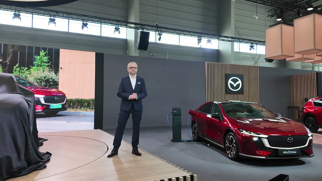 Zaczynamy targi! Konferencja prasowa Mazdy i premiera nowego modelu CX-6e