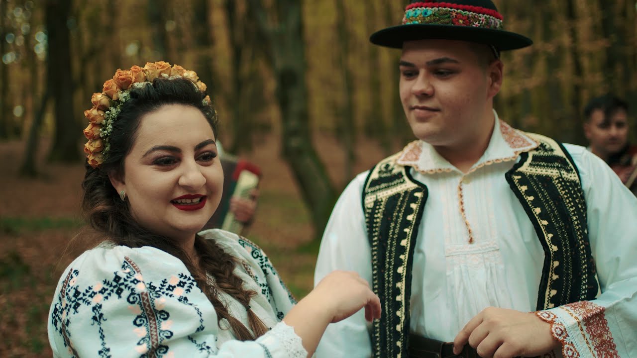 Larisa Ștefania ❌ Silviu Avram - Ți-aș spune bade că-mi placi (Oficial Video )