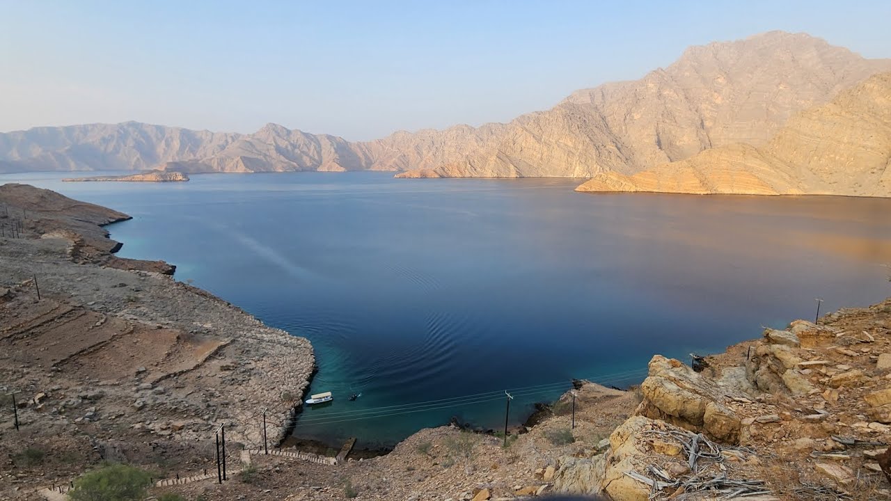 رحلة إلى جبال مسندم في سلطنة عمان لمنطقة صير البحرية النقطة الفاصلة بين بحر عمان والخليج العربي(عرض)