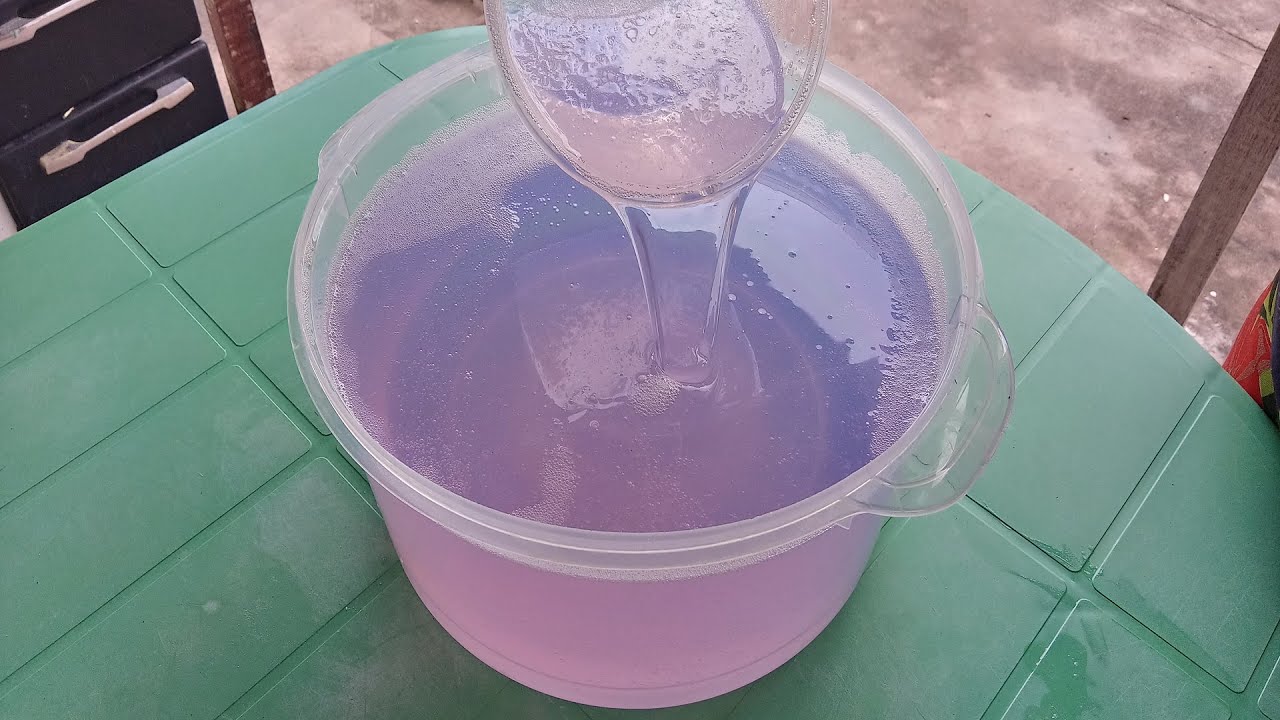 Sabão líquido tipo Vanish de água oxigenada perfeito pra roupas brancas e coloridas