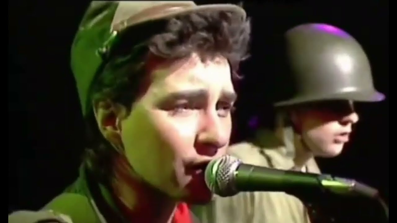 The Freshies - Wrap up the rockets (Video)