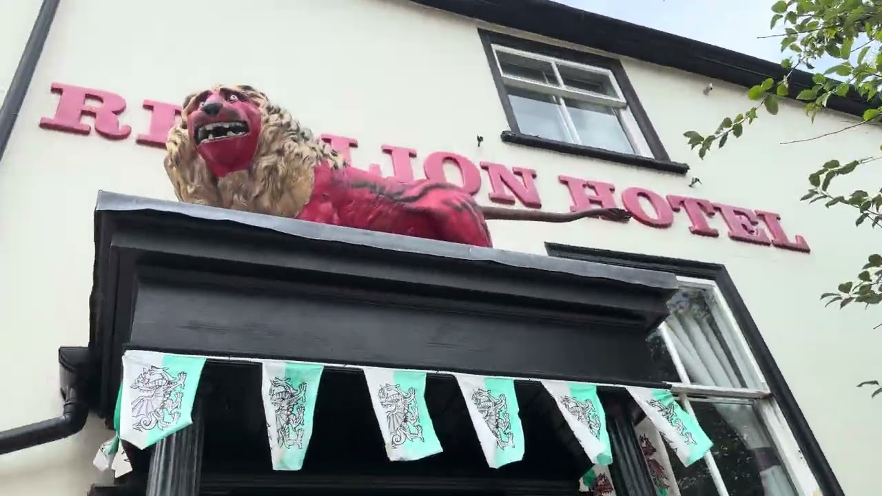 Walking around Llanidloes 