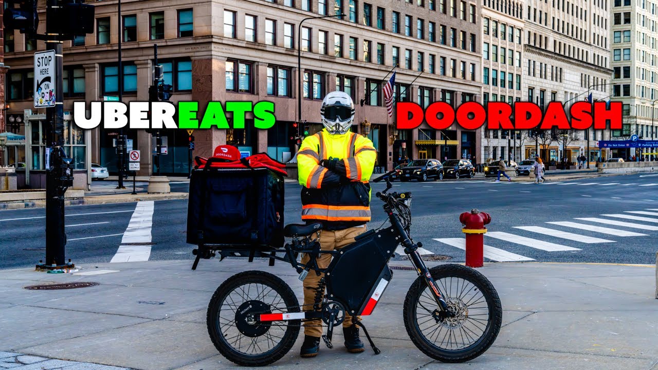 Uber Eats and DoorDash: Calm Streets,Busy Hustle Bike Delivery Dinner Rush in Chicago