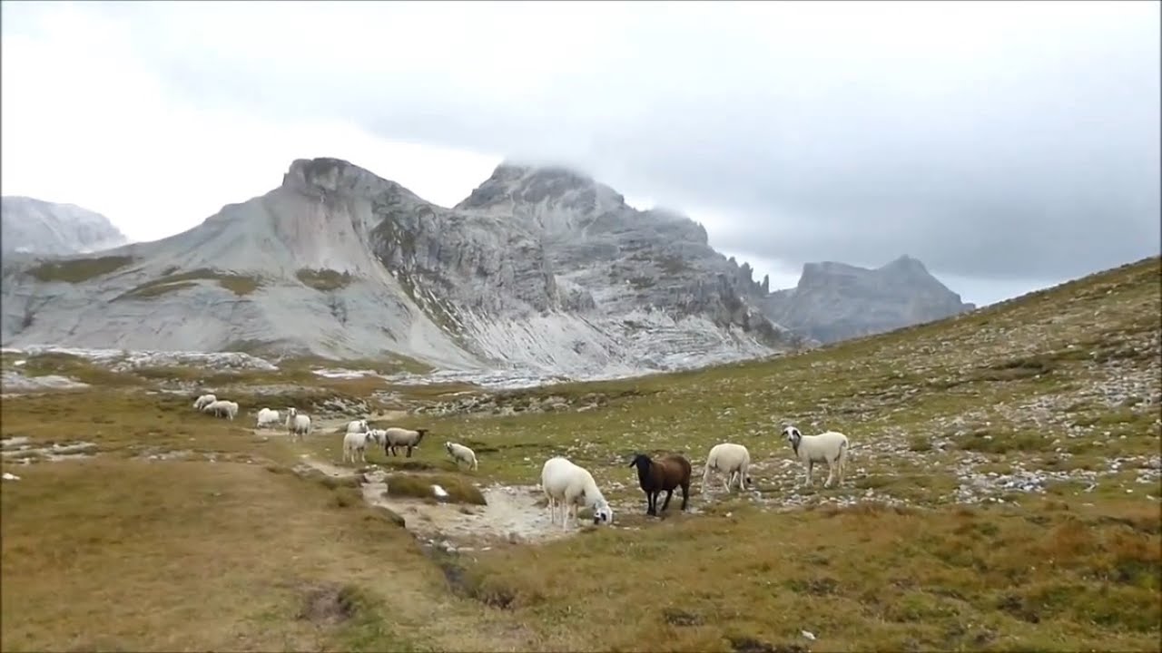 Hiking from Rif. Gardenacia to Rif. Puez