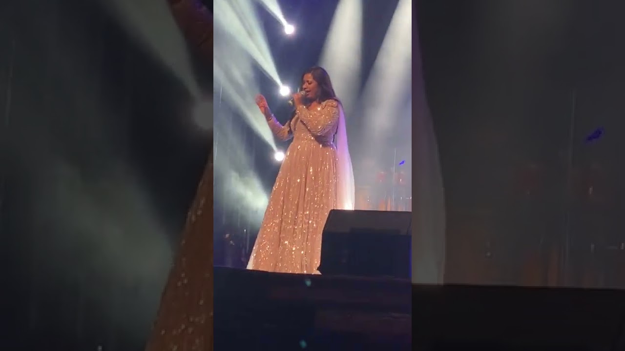 Adorable ShreyaGhoshal second half with Stephen devassy @ Thiruvalla Kerala