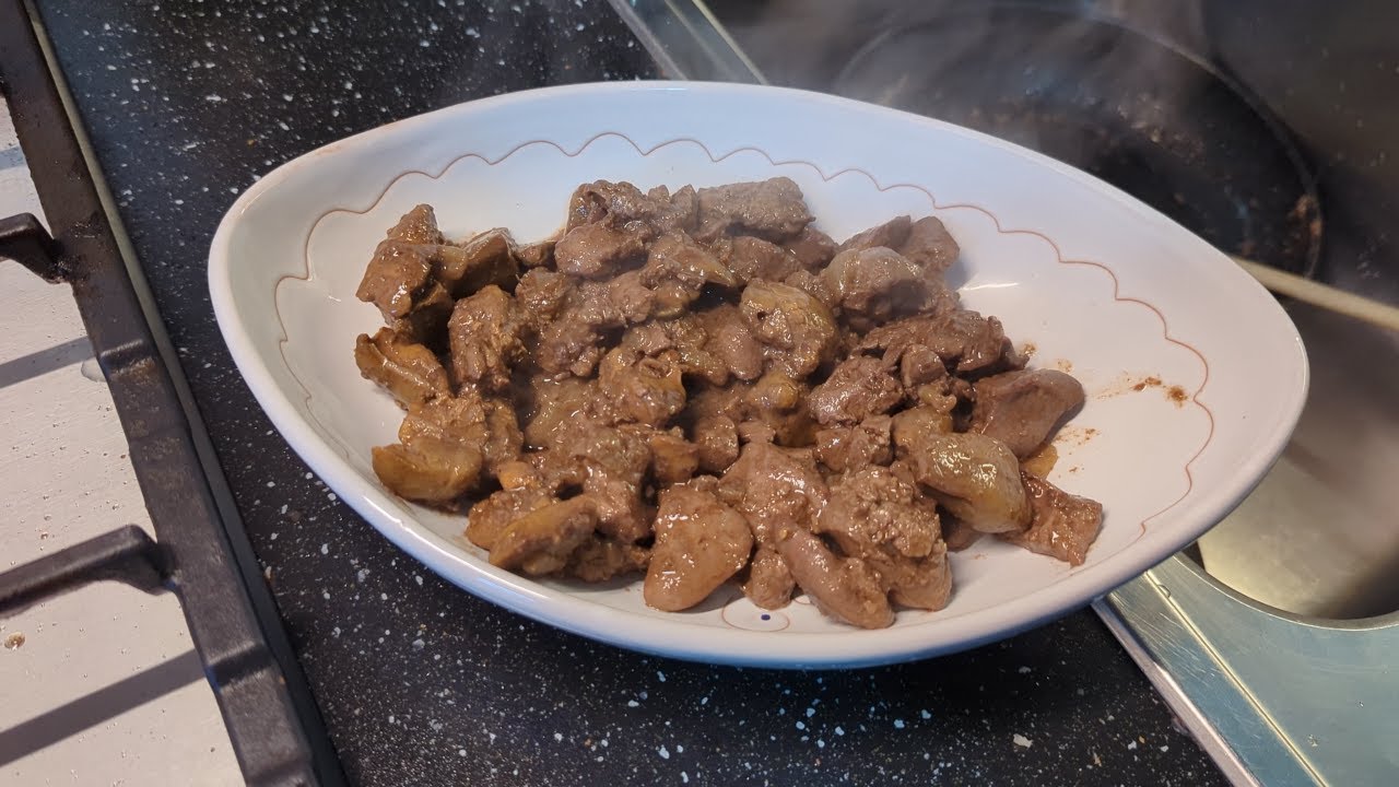 Fegatini di pollo con cipolla bianca (Chicken livers with white onion) ... by nonna Ida..!