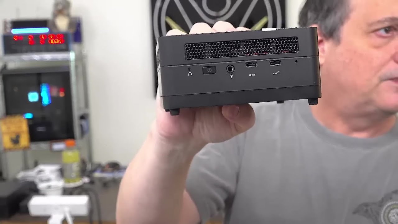 Minisforum UM690S Mini PC Review - AMD Ryzen 9 6900HX and AMD Radeon 680M Graphics