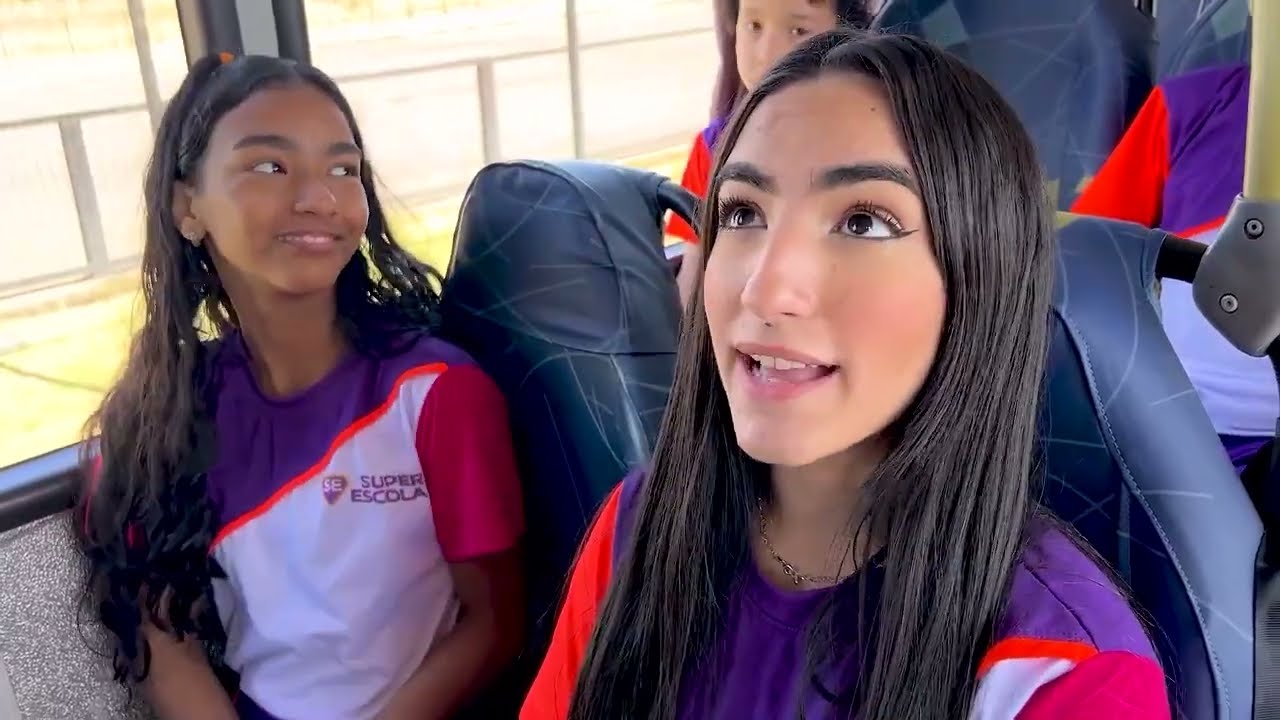 Rafinha e Giovanna em histórias de volta às aulas