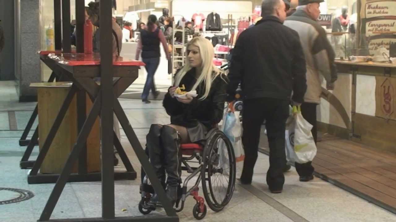 Wheelchair girl Tiffany - paradolls.com