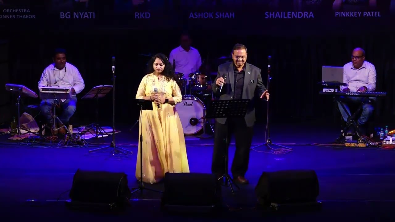 'Jhilmil sitaron ka aangan hoga' Rendition by Ashok Shah