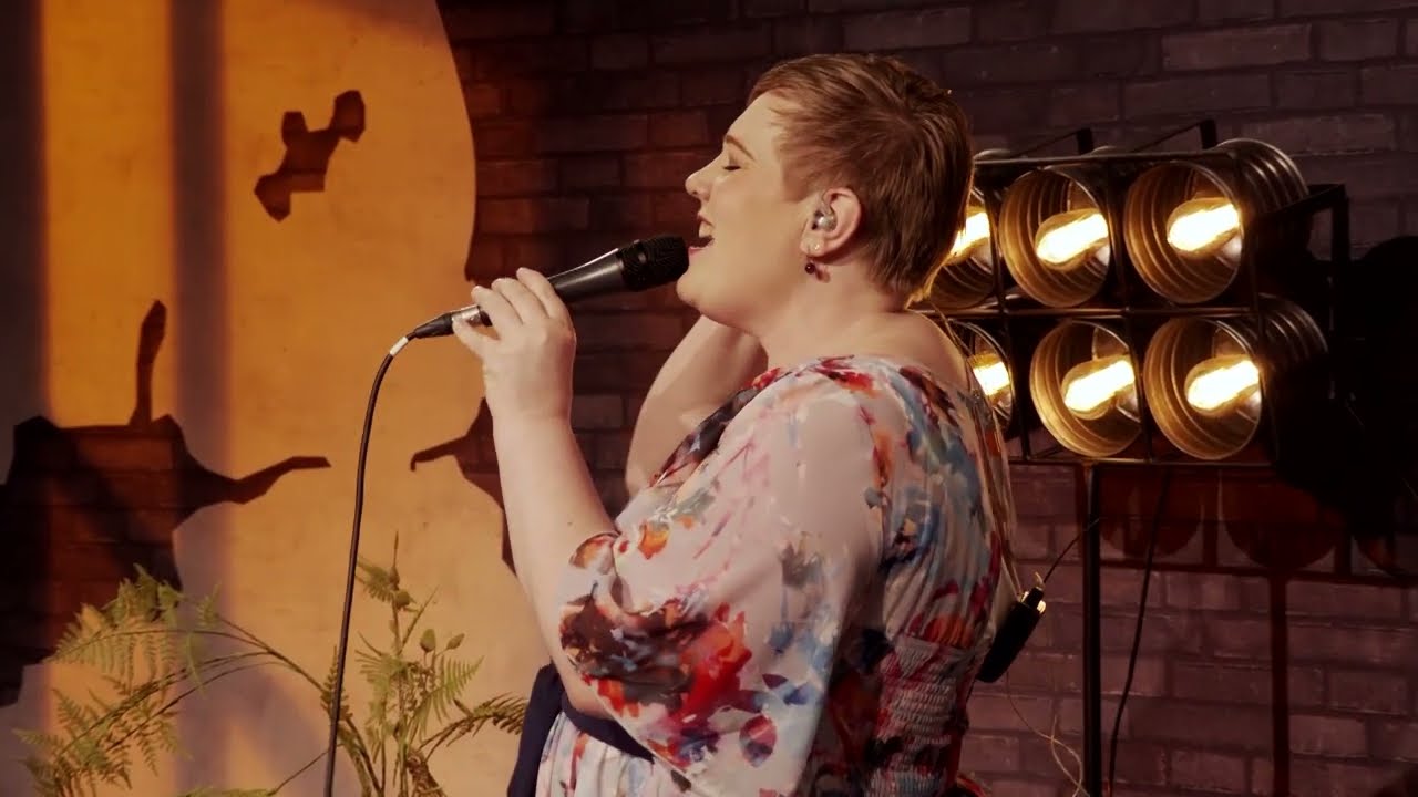 'Jesus, lover of my soul' door Gezina van den Bos in 'Totdat Hij komt' bij Family7