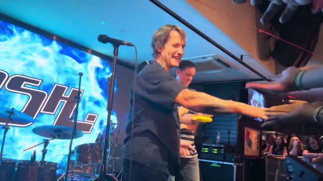 Ash - Burn Baby Burn (Live at Hard Rock Cafe, Singapore 4/10/2024)