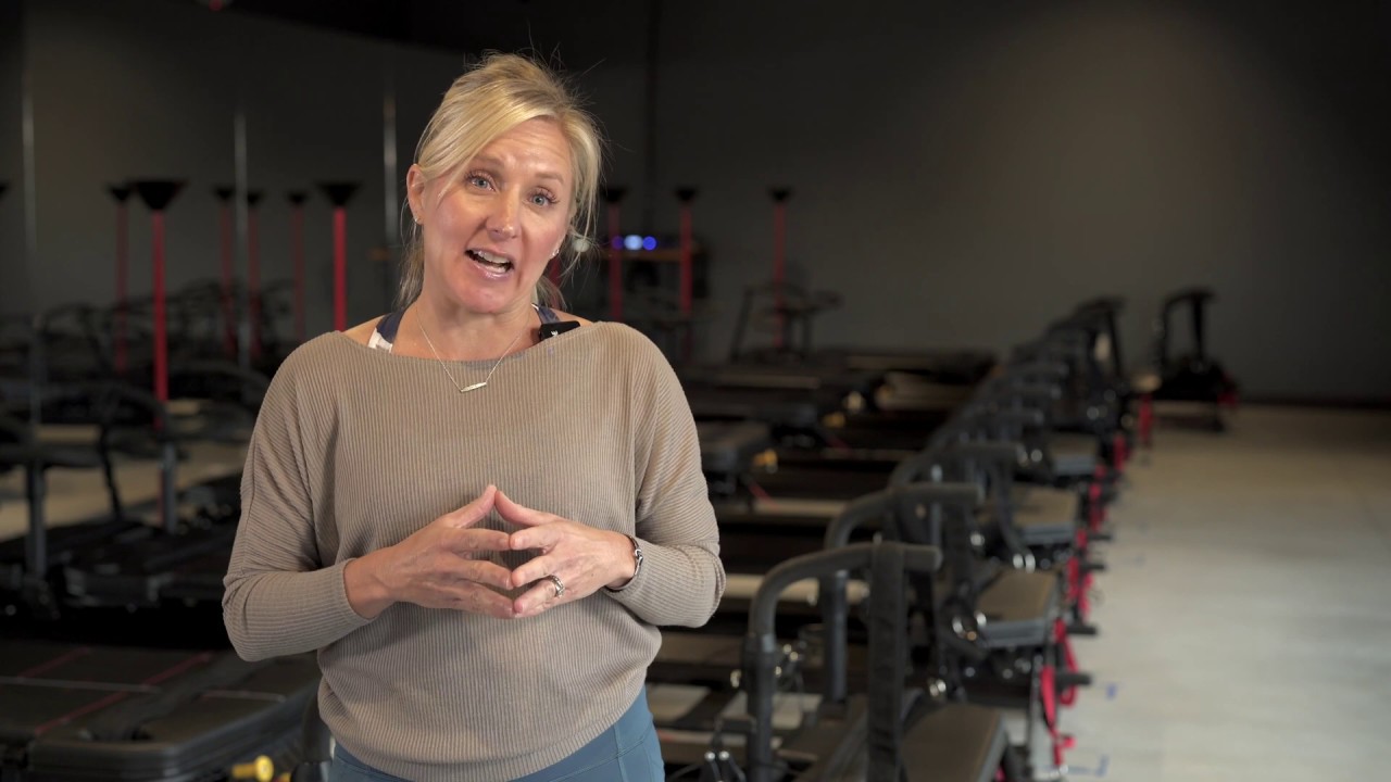 Lagree Fitness Method - Spider Lunge Demo