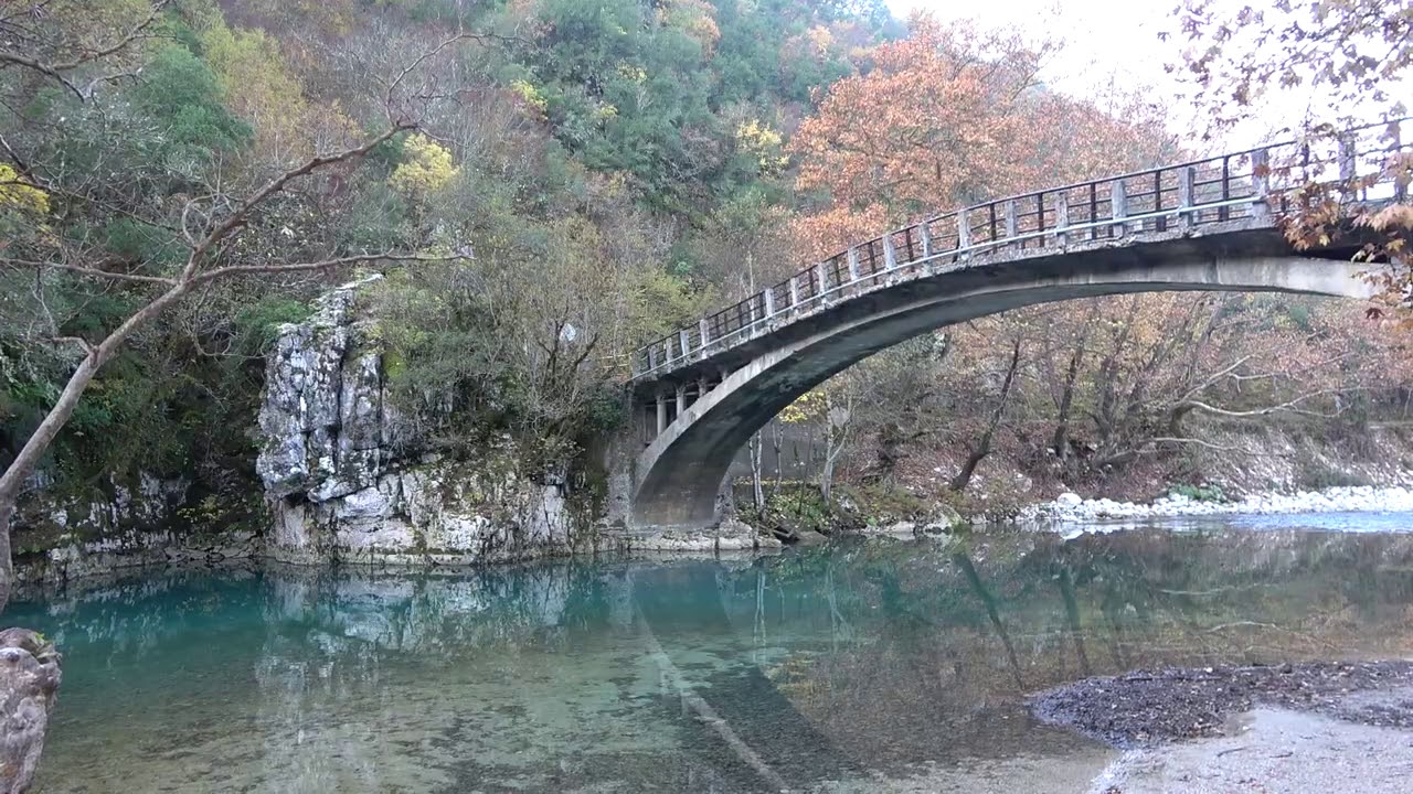The gorgeous Voidomatis River - Zagorochoria Greece