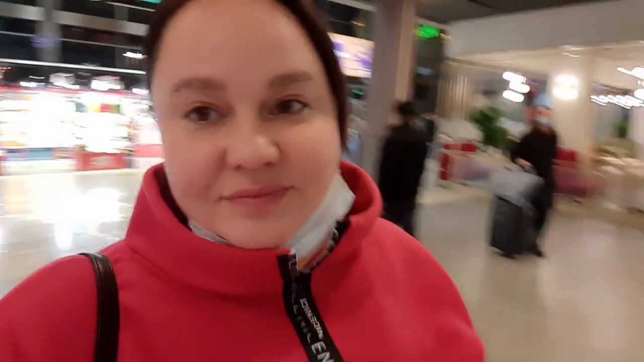 В аэропорту Кольцово 😎 Урааа я в Сочи ✈️ В Крошке Картошке 😋