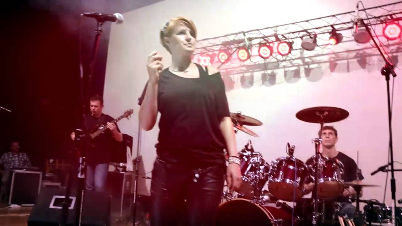 Darius Group - Dziewczyna zawiedziona w miłości - Live - Kino 
