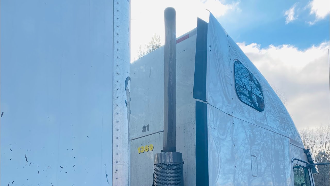8inch straight pipe installed on 2014 Freightliner Columbia glider