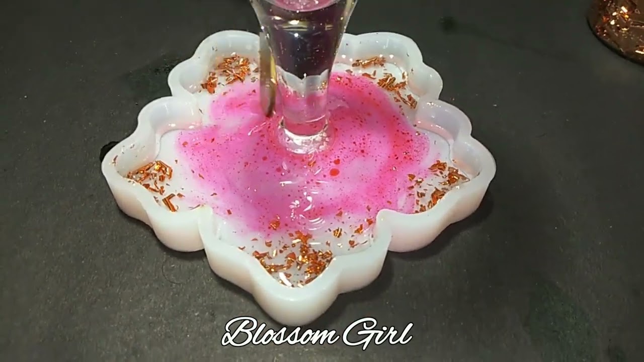 Epoxy resin wine glass with flower coaster | Wine glass base with resin #wineglassart #blossomgirl