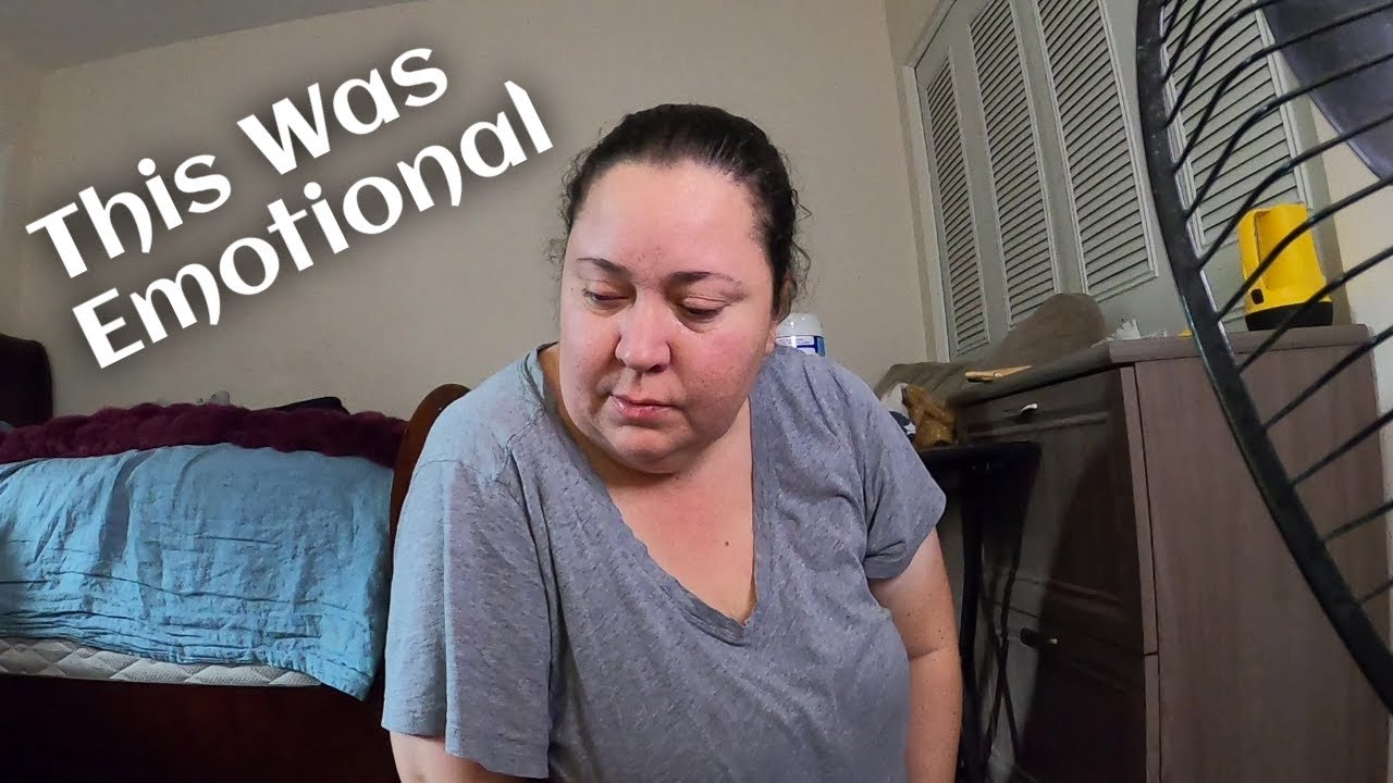 DECLUTTER AND CLEAN WITH ME | My Bedroom Part 1