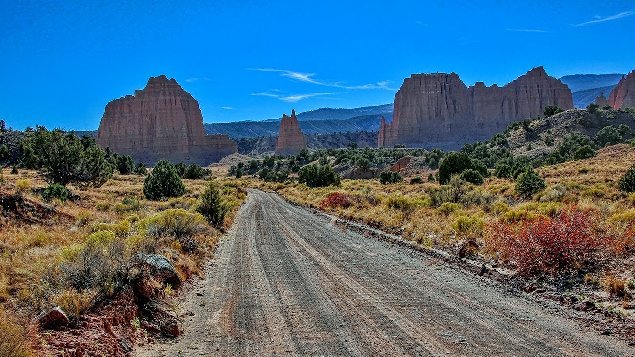 Cathedral Valley Road Trip in Capitol Reef