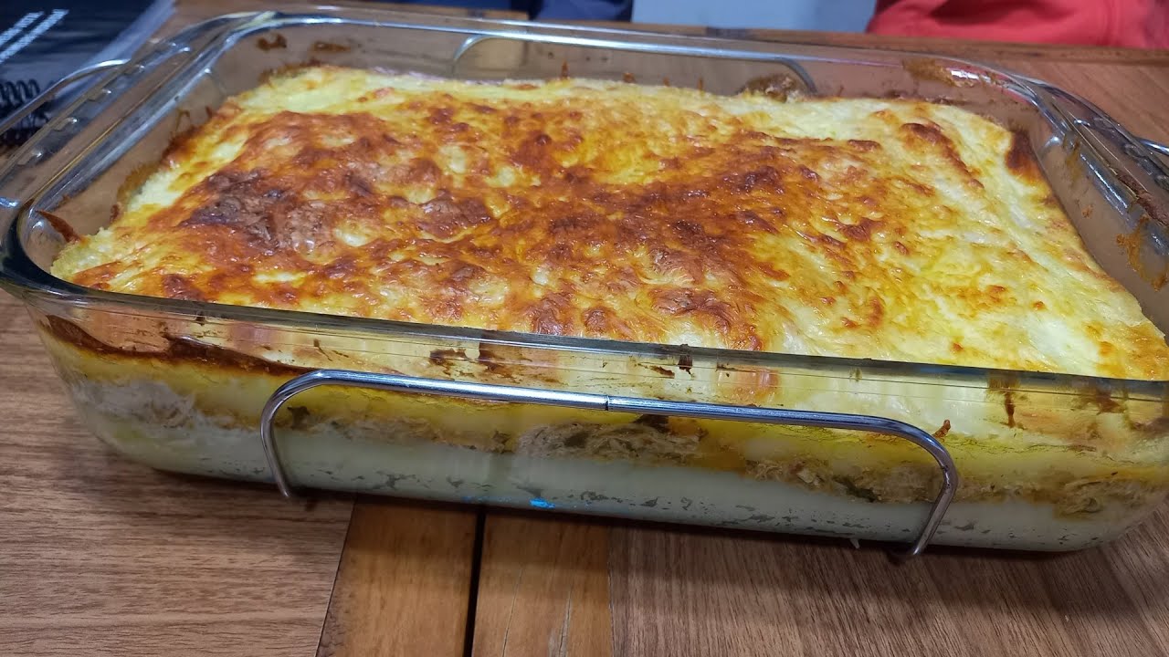 NHOQUE DE FRANGO NA TRAVESSA