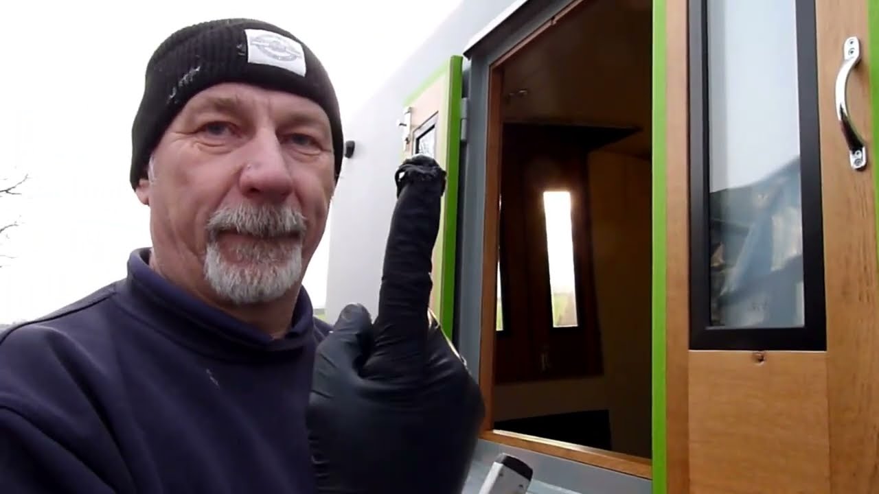 Narrowboat fit out  Ep 83   cleaning up and sealing the trim