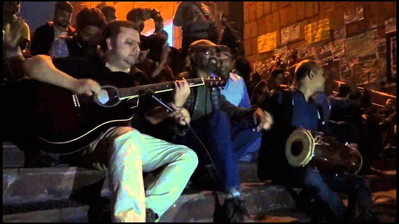 Majma sings 'Hille Le Jhakjhor Duniya' at 