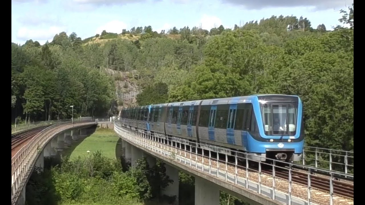 Vårby gård tunnelbanestation