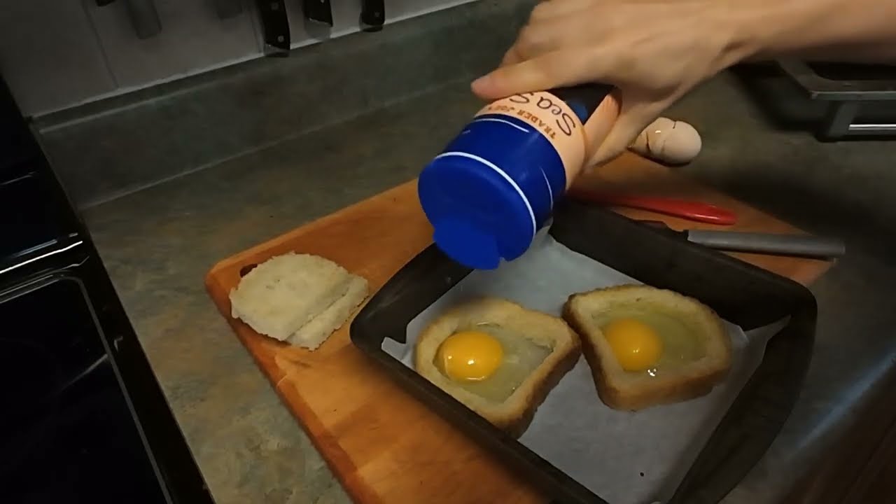 Lonely Thanksgiving Morning ASMR | Living Alone, Quiet Breakfast & Calm Cleaning