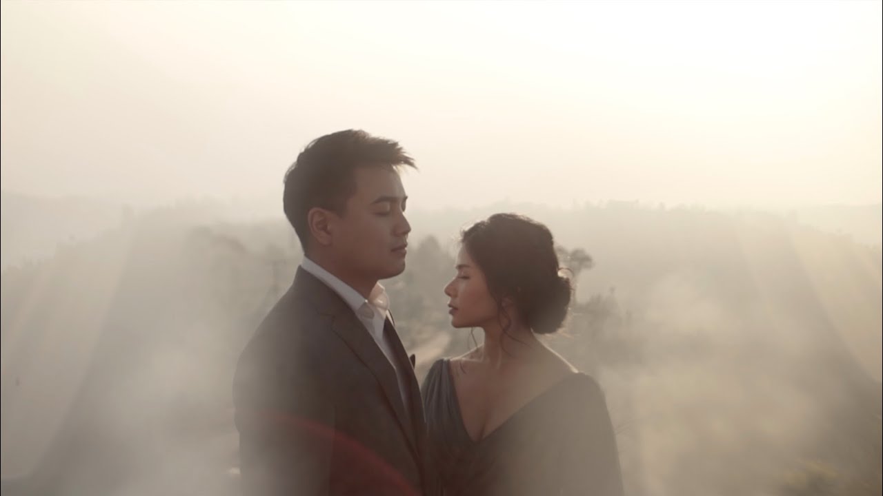 AXIOO | Julian & Pricillia - Prewedding Film by Robb