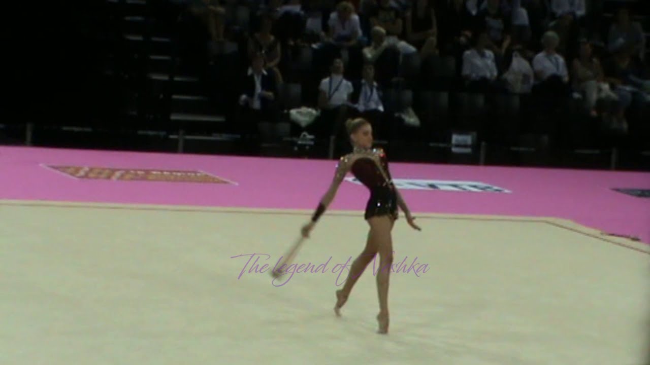 Julia USON (ESP) clubs - 2011 Montpellier worlds Qualifs