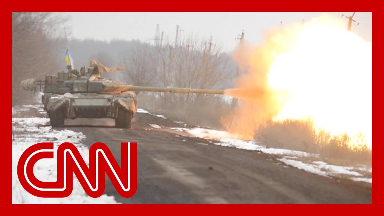 Ukrainian soldier uses Russian tank against Russian forces