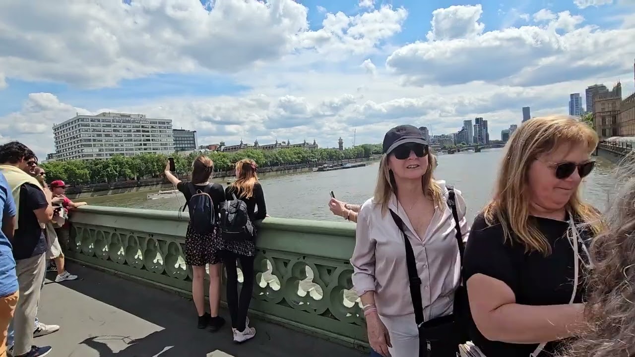 walking city center of London
