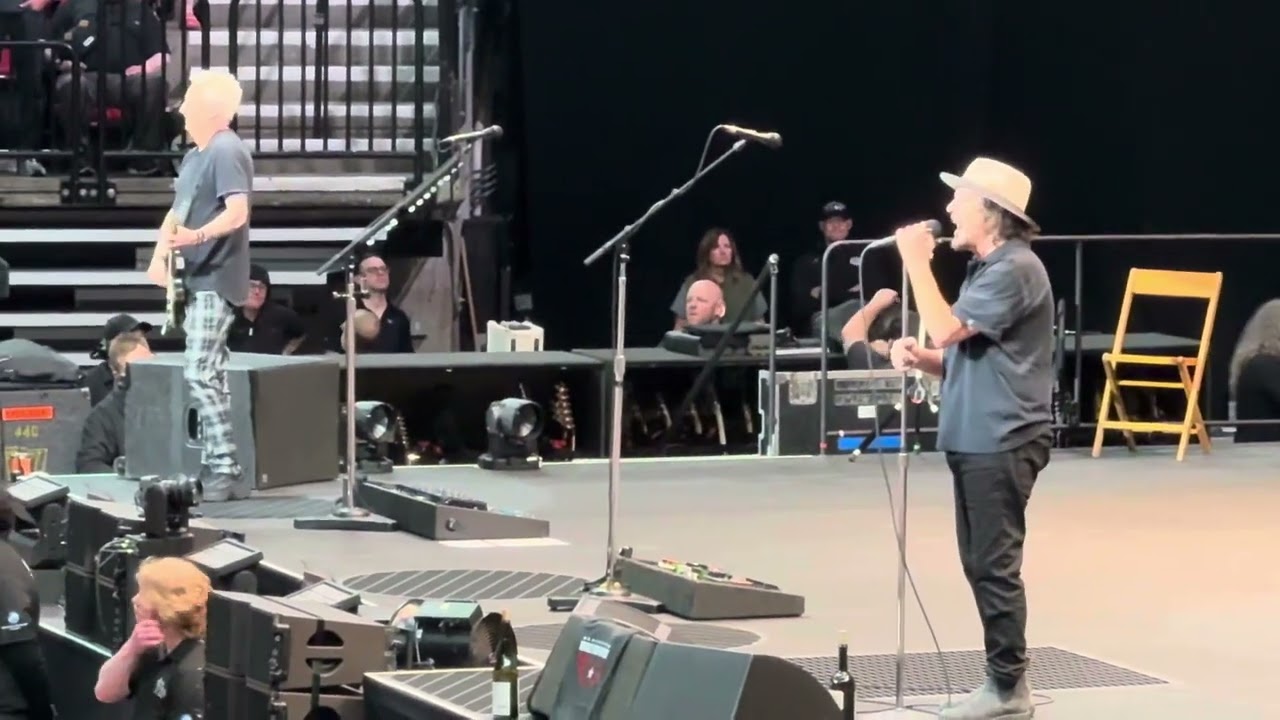 Pearl Jam - Footsteps, Portland OR, 5/10/2024 Live