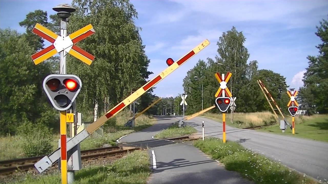 Spoorwegovergang Eksjö (S) // Railroad crossing // Järnvägsövergång