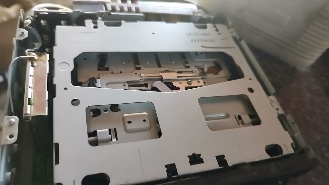 limpieza de mecanismo cd atorado.. Alpine cda-9886 🔊