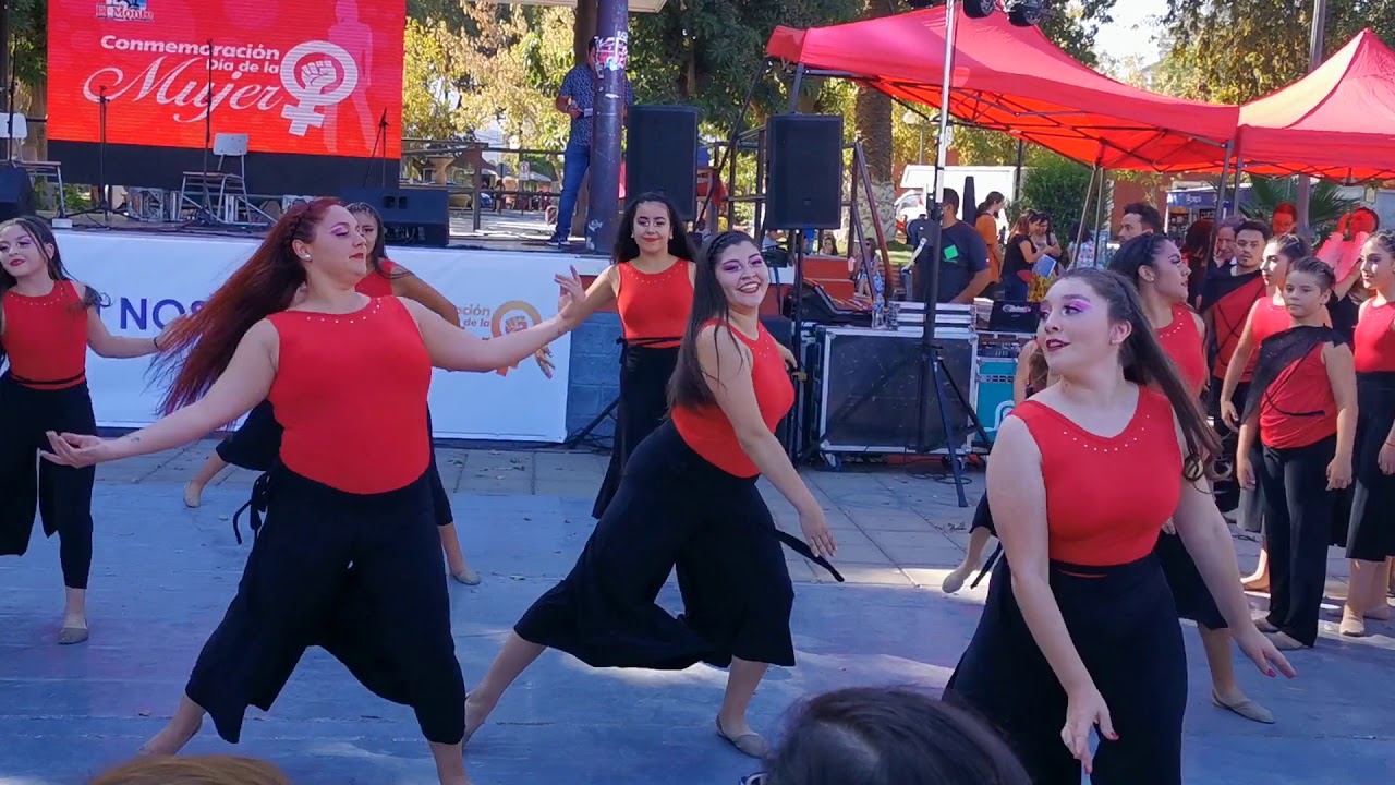 Presentación del Día de la Mujer 2020 con  Academia de Danza SIL