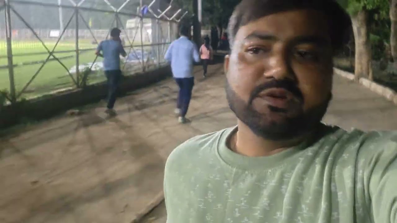 स्टेडियम में आज बहुत ज्यादा भीड़ है #trending#viral#videochallange