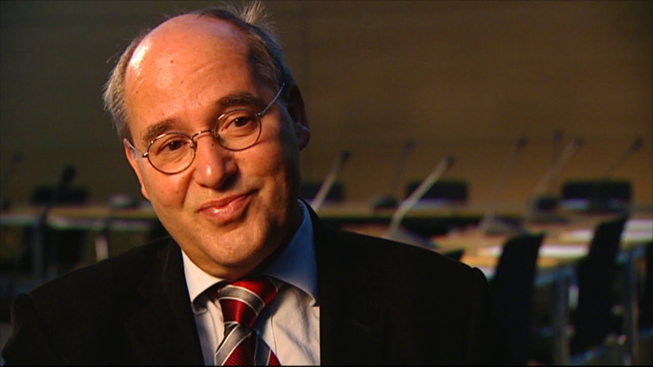 Was denkt Gregor Gysi (DIE LINKE) über Angela Merkel (CDU)? (dbate-Interview)