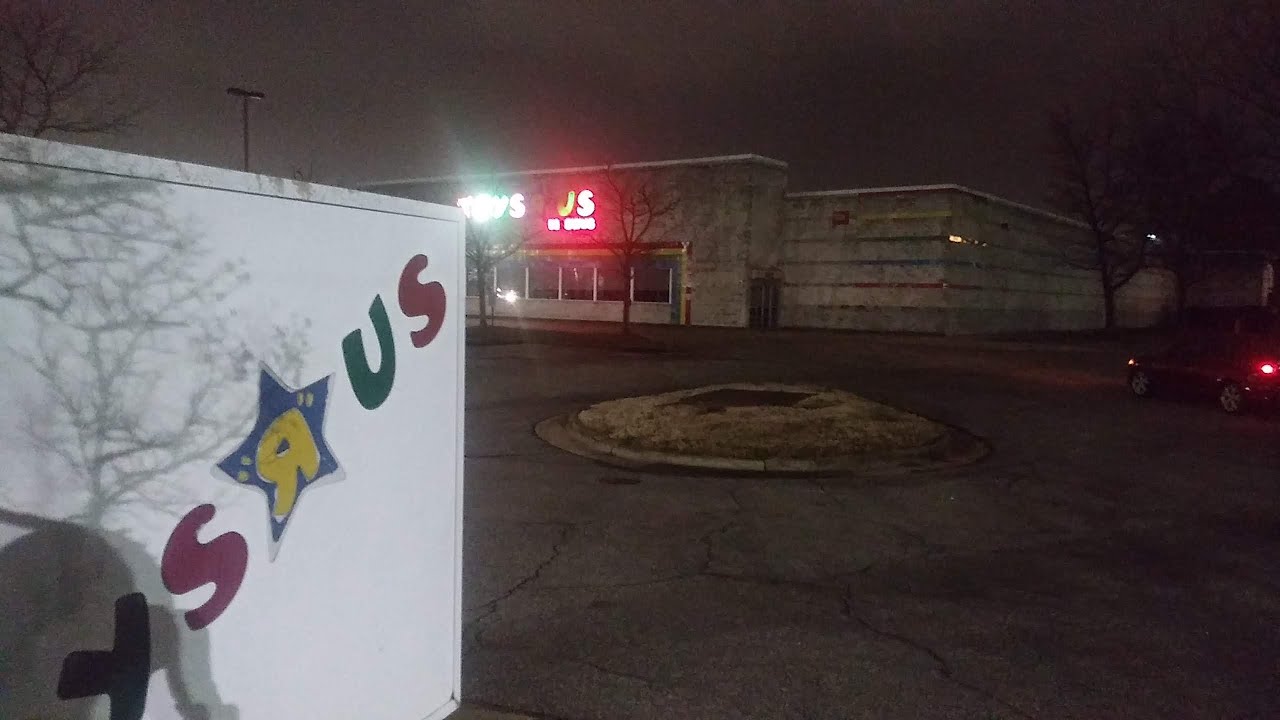 [VERY CREEPY SIGN] Revisiting the Abandoned Toys R Us in Chesapeake VA