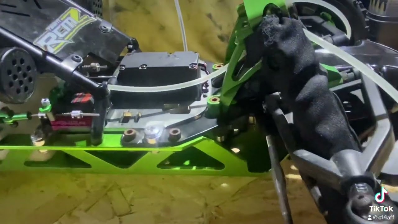 Rovan baja AS1 36cc ✅ Sym steer ✅ 19/55 gears ✅ Hydraulic brakes ✅ Custom green & black ✅